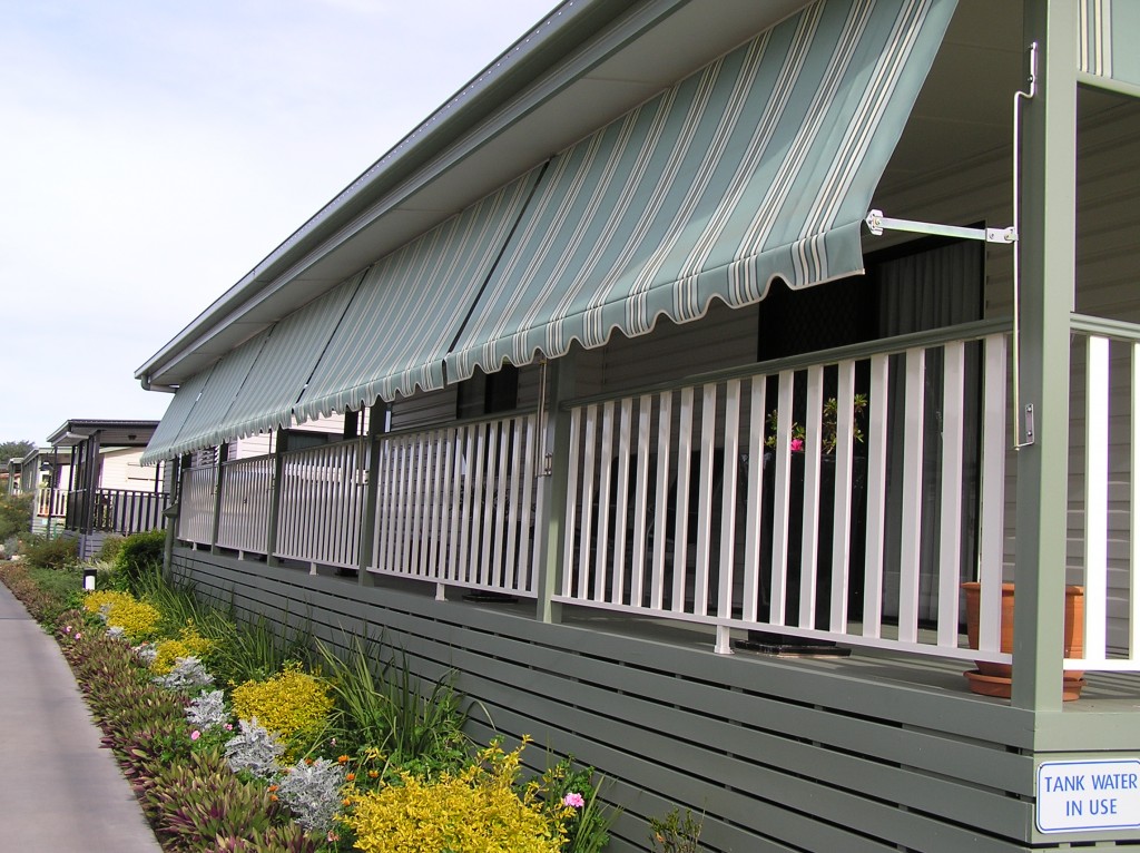 Automatic-Lock-Arm-Awnings7